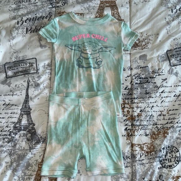 GAP Other - Gap 5T Grogu 2-piece pajamas